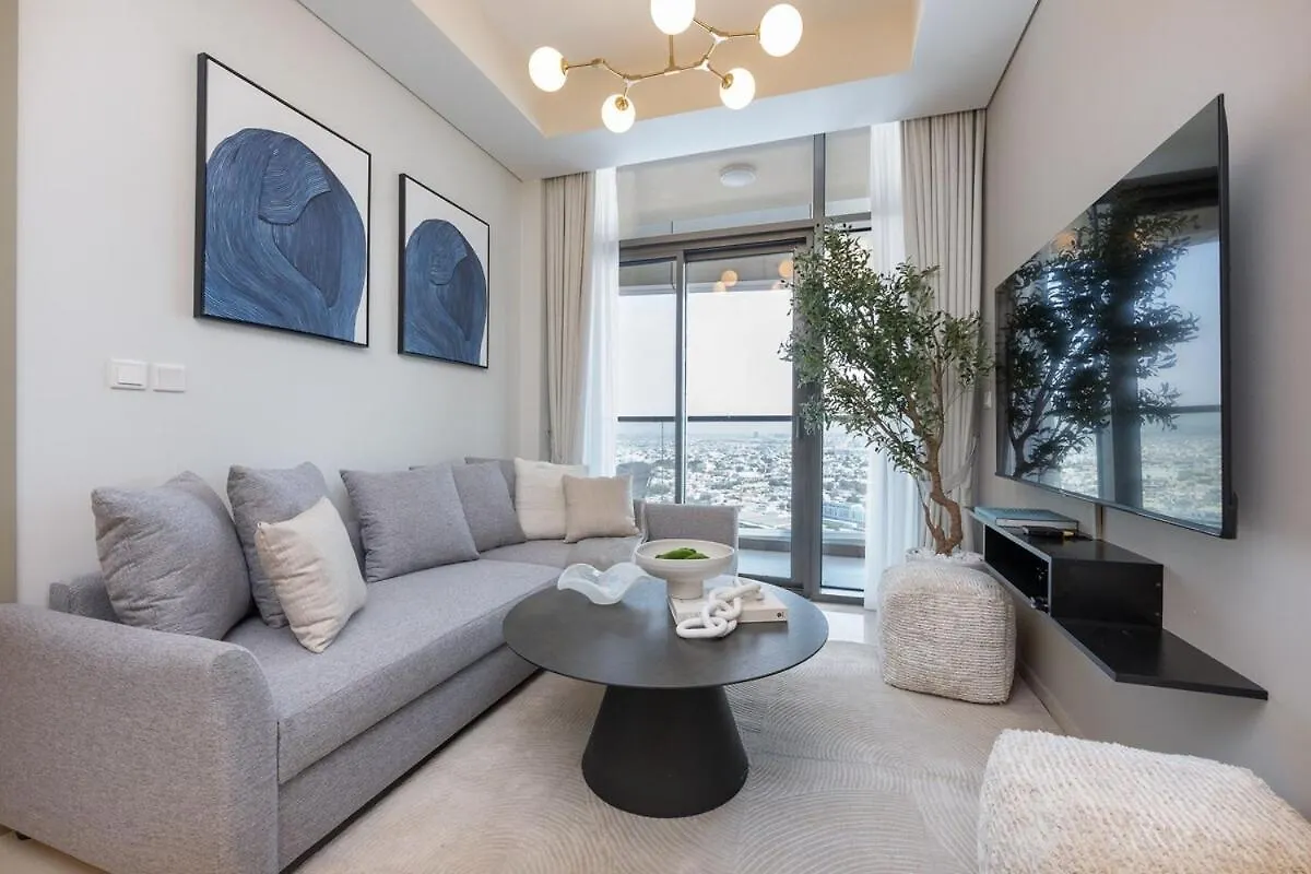 Apartment Magnificent 2 Bedroom Sleeps 6 In Business Bay Dubai