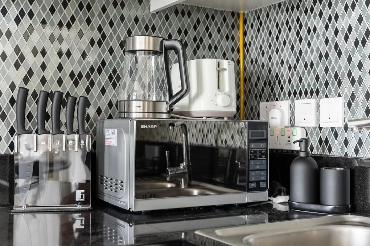 Magnificent 2 Bedroom Sleeps 6 In Business Bay Dubai