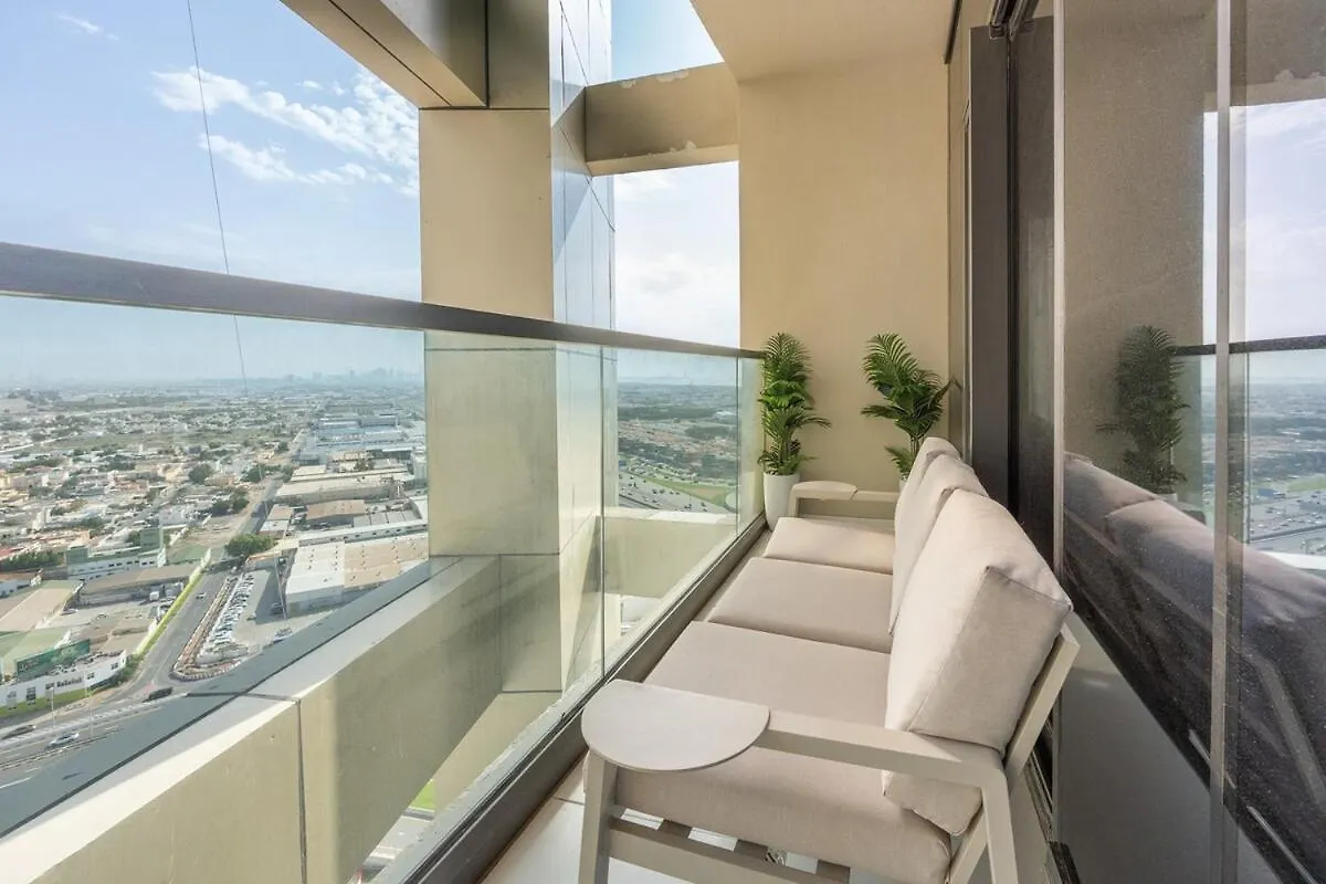 Apartment Magnificent 2 Bedroom Sleeps 6 In Business Bay Dubai