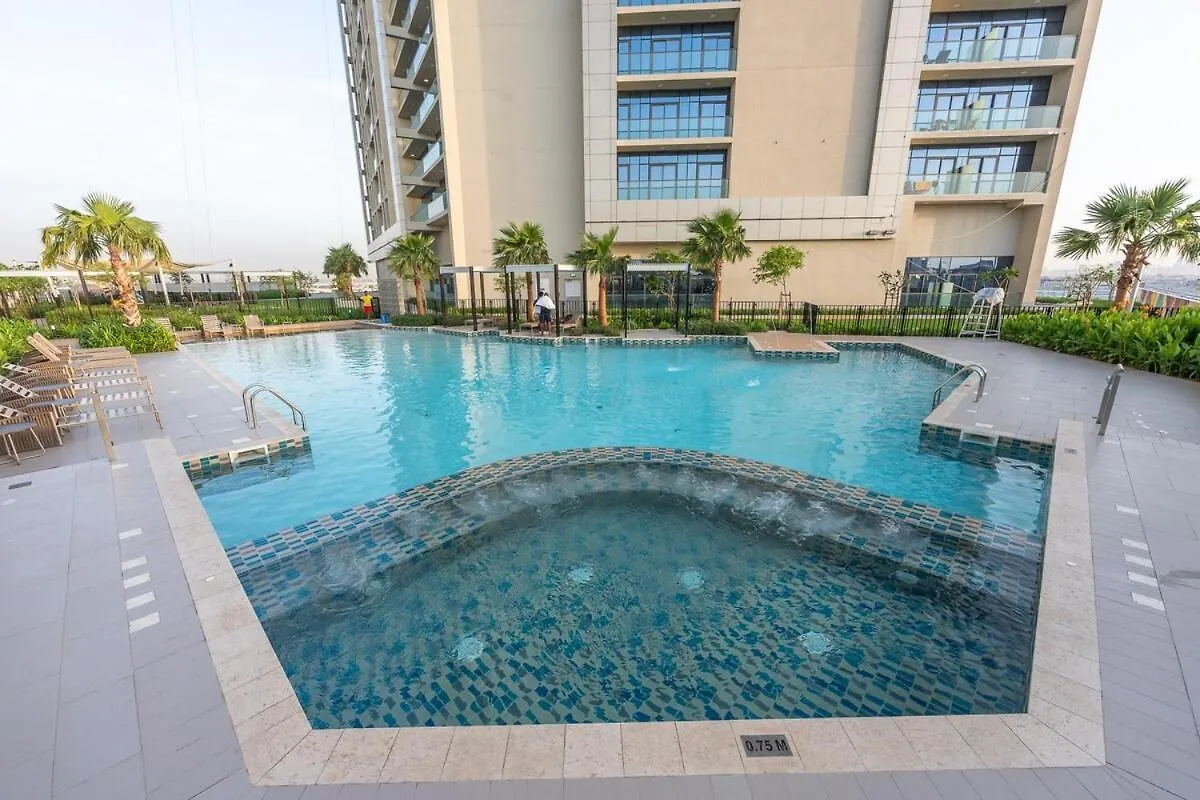 Magnificent 2 Bedroom Sleeps 6 In Business Bay Dubai