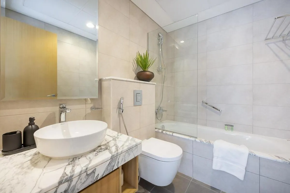 Magnificent 2 Bedroom Sleeps 6 In Business Bay Dubai Apartment