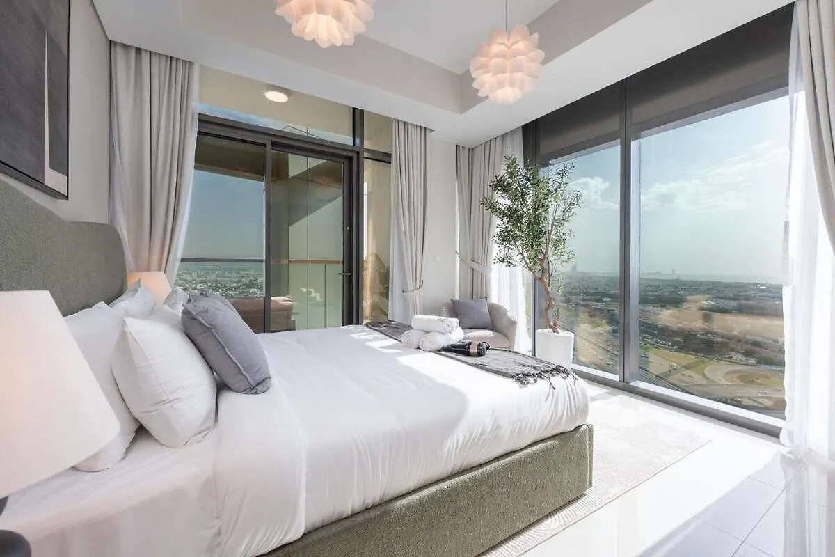 Apartment Magnificent 2 Bedroom Sleeps 6 In Business Bay Dubai